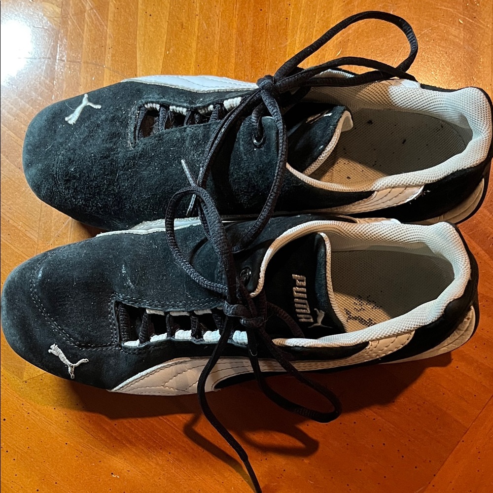 Puma Women's Black and White Comfortable Athletic Shoes.  Size 8